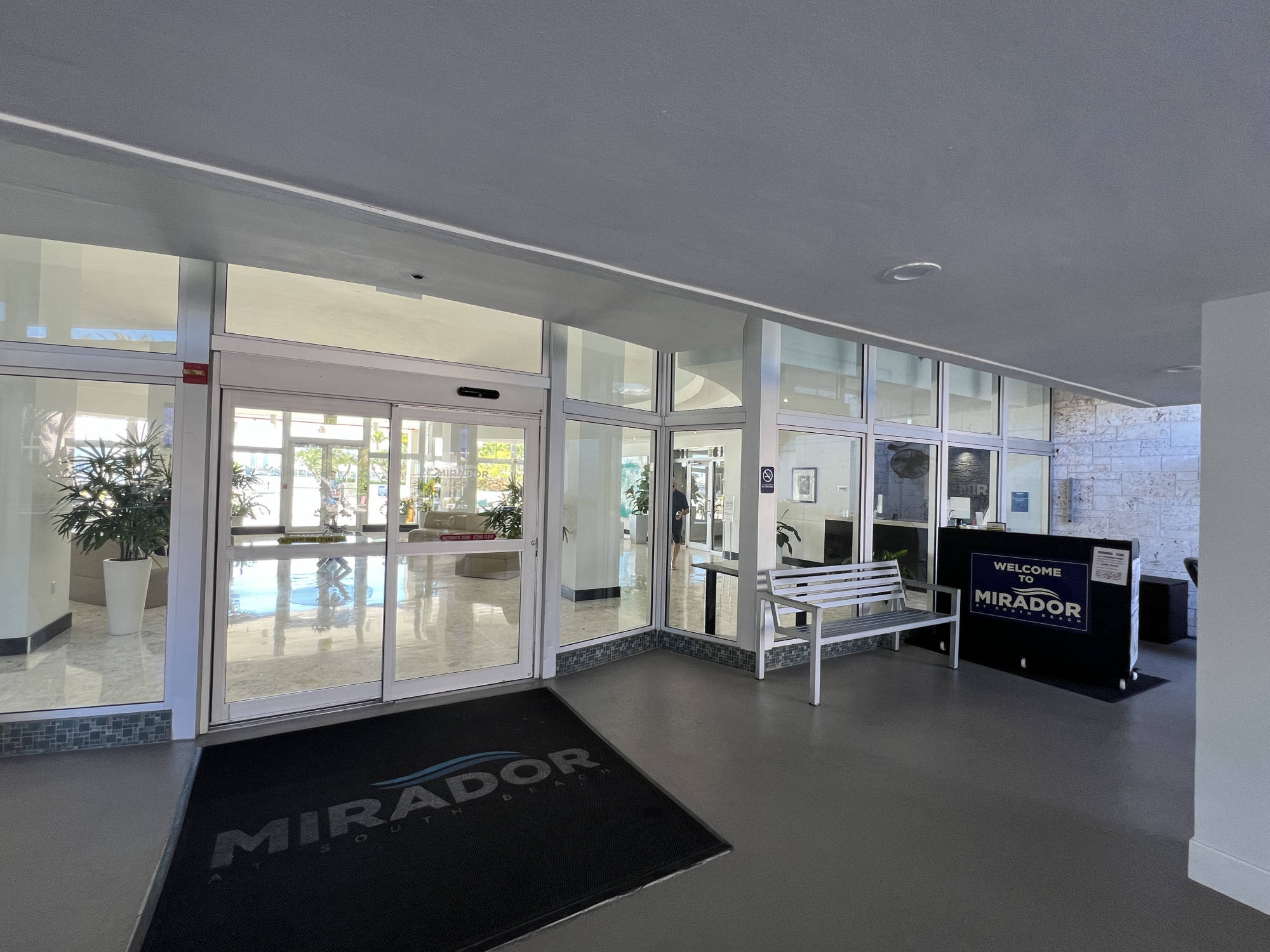 Mirador front entrance