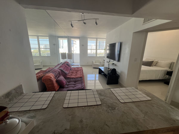 interior layout of apartment 945 at the Decoplage Miami Beach