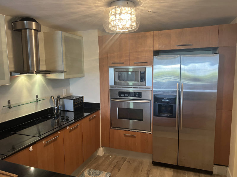 other view of kitchen