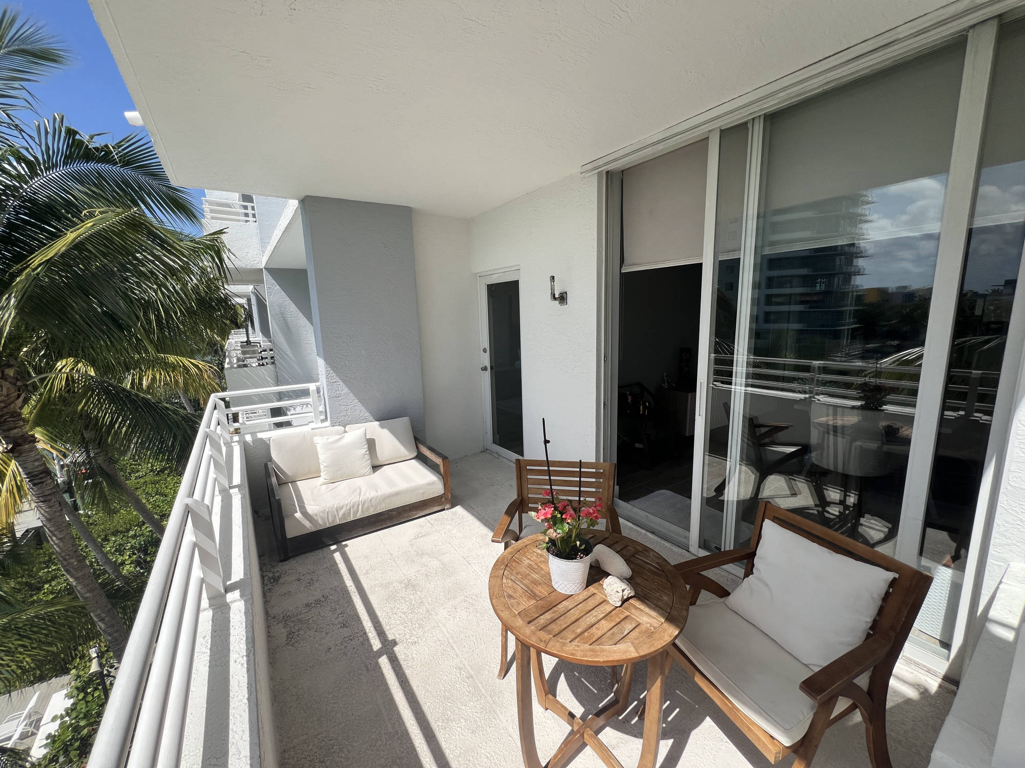 balcony