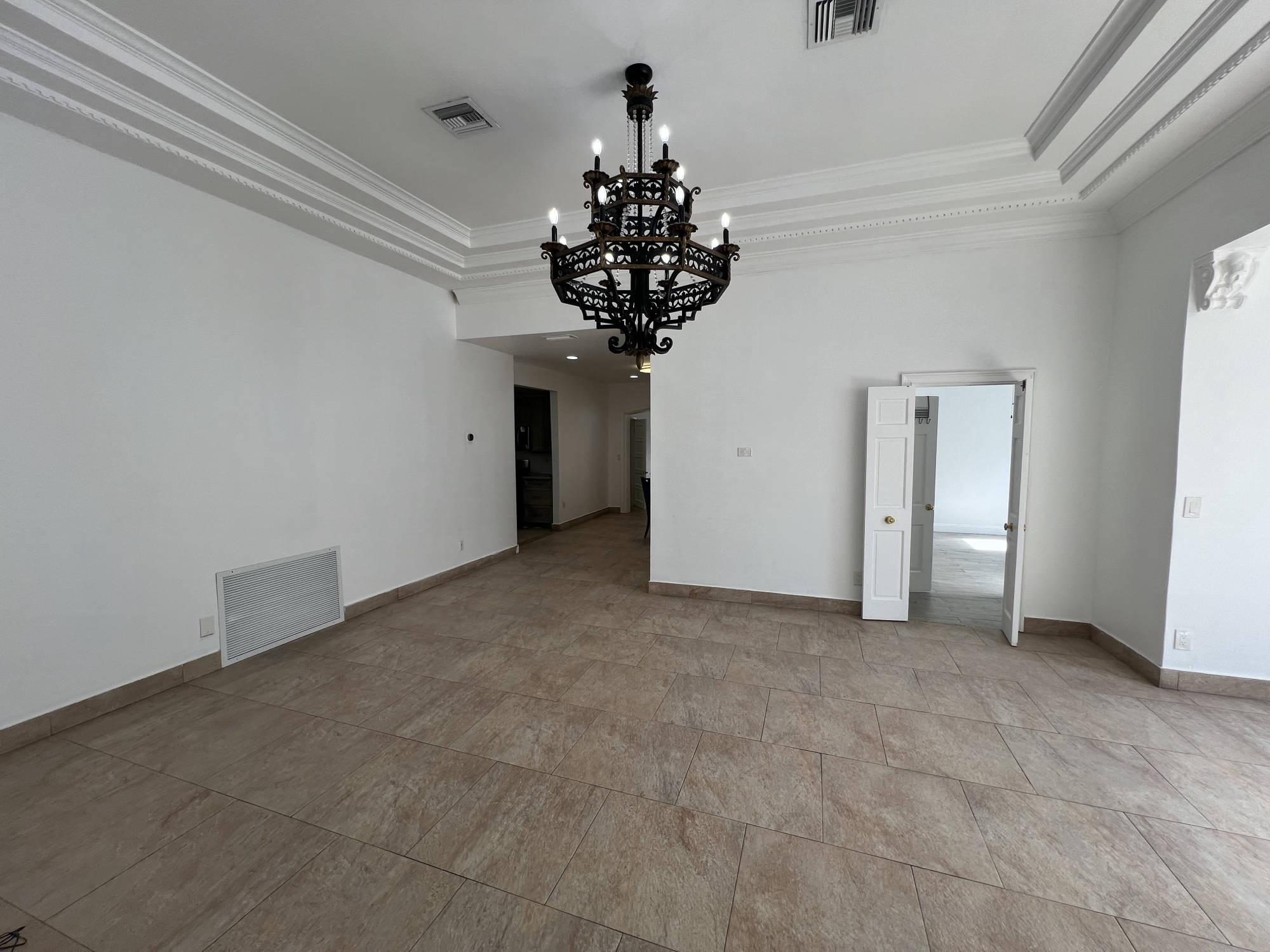 huge entrance hall with chandelier 